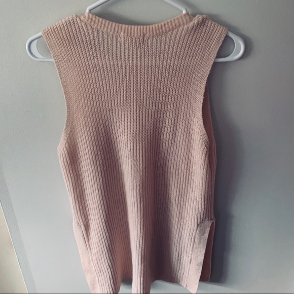 Knitted sleeveless street wear  top - Picture 3 of 5